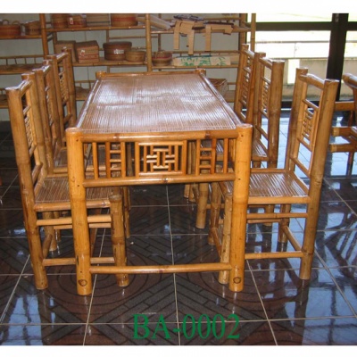 Bàn ghế tre phòng ăn - Cơ Sở Sản Xuất Xuất Khẩu Đồ Mỹ Nghệ Tre Hun Khói - Nghệ Nhân Nguyễn Kỳ